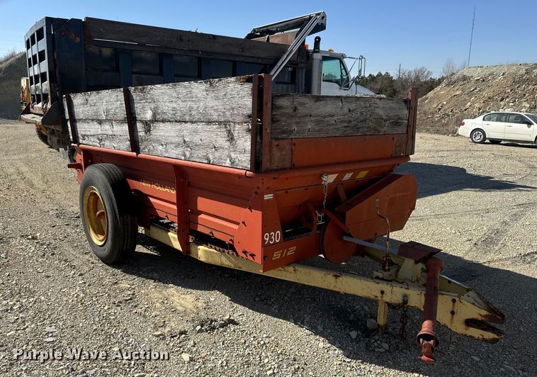 image for item NF9386 New Holland  512 manure spreader