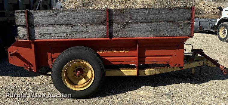 image for item NF9386 New Holland  512 manure spreader