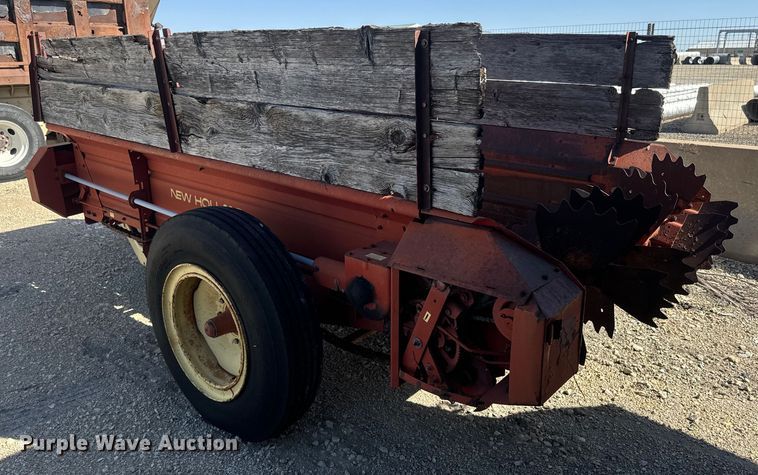 image for item NF9386 New Holland  512 manure spreader