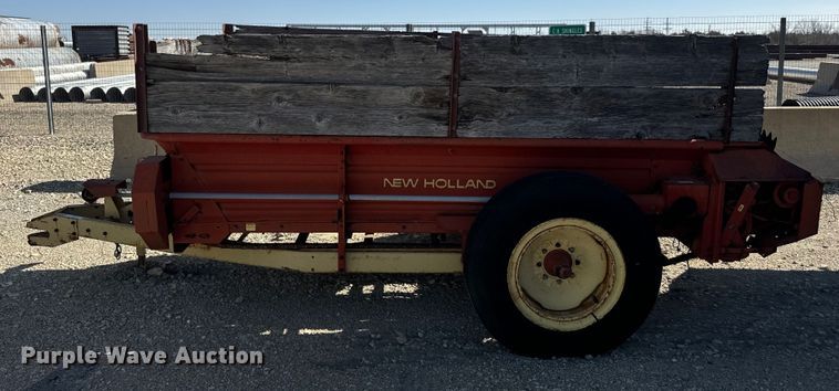 image for item NF9386 New Holland  512 manure spreader
