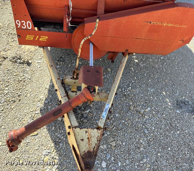 image for item NF9386 New Holland  512 manure spreader