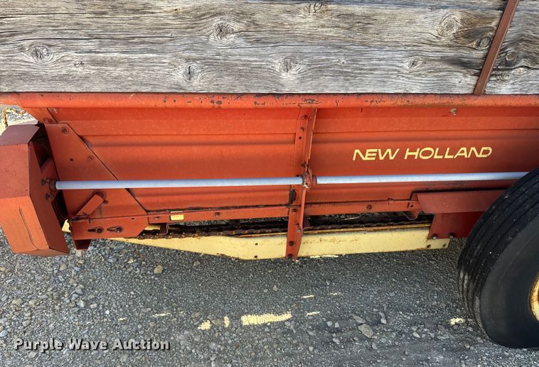 image for item NF9386 New Holland  512 manure spreader