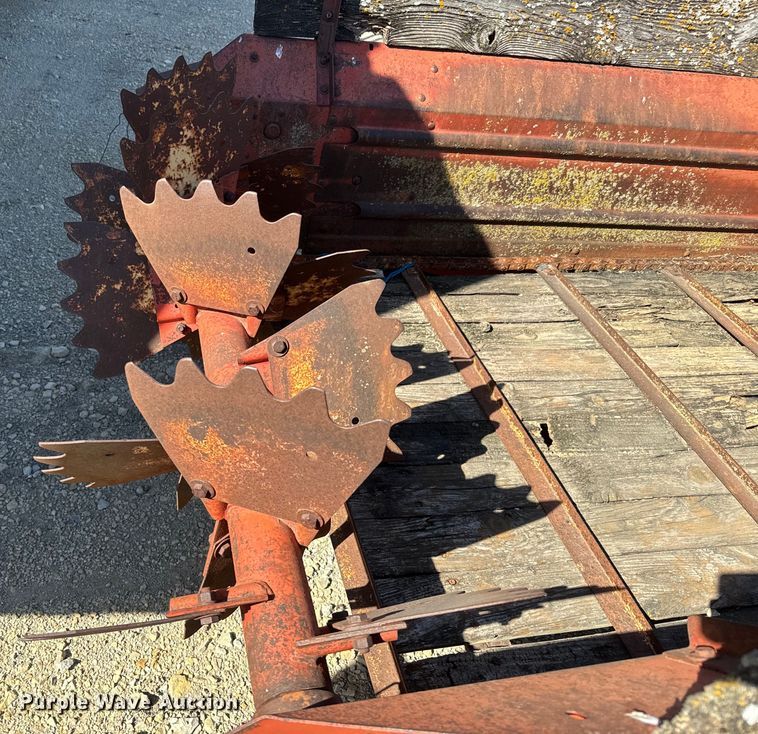 image for item NF9386 New Holland  512 manure spreader