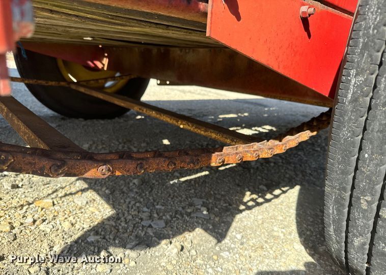 image for item NF9386 New Holland  512 manure spreader