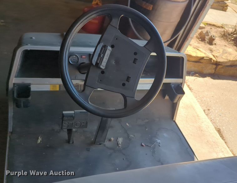 image for item NG9369 2007 Club Car  Carryall 2  golf cart