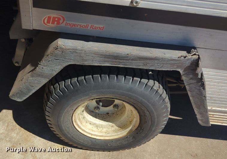 image for item NG9369 2007 Club Car  Carryall 2  golf cart