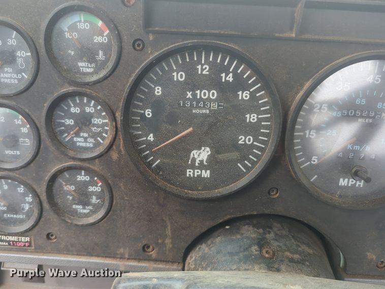 image for item NG9372 2000 Mack CH613 semi truck