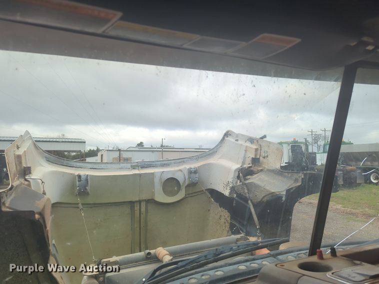 image for item NG9372 2000 Mack CH613 semi truck