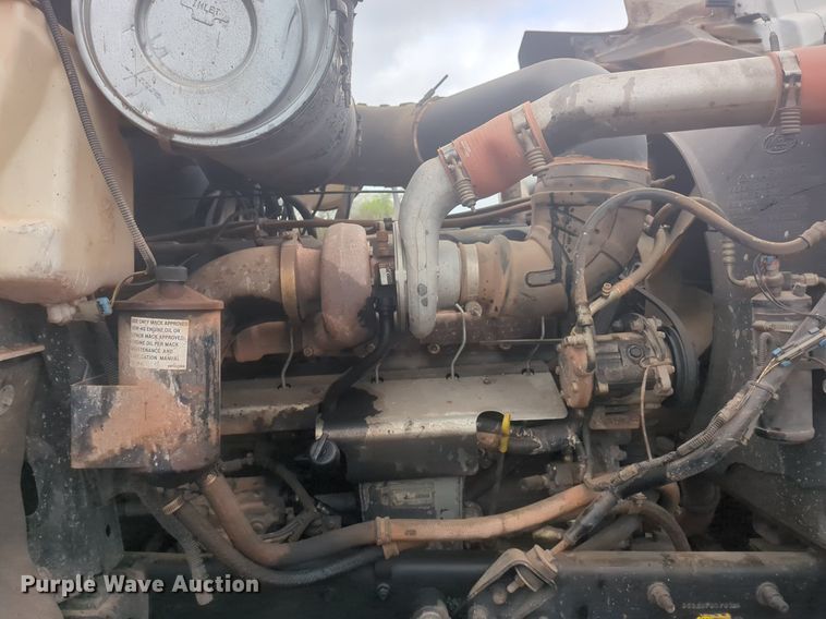 image for item NG9372 2000 Mack CH613 semi truck