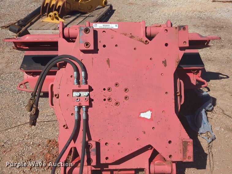 image for item NG9433 Bolzoni Auramo  excavator clamp