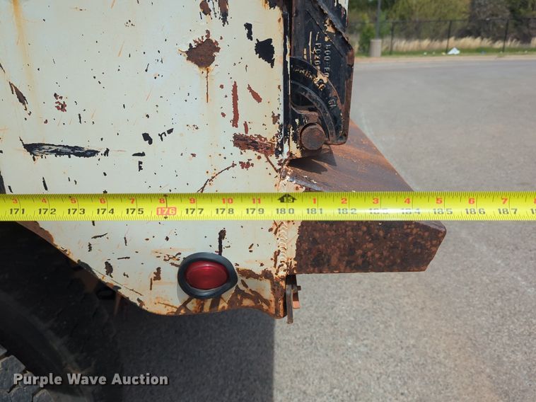 image for item NG9467 2009 Sterling L-Line dump truck