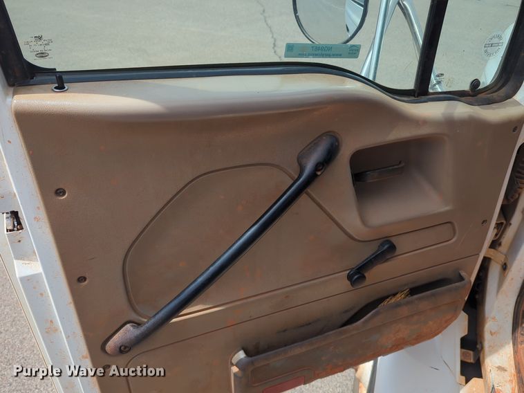 image for item NG9467 2009 Sterling L-Line dump truck