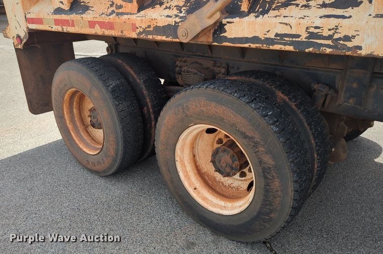 image for item NG9467 2009 Sterling L-Line dump truck