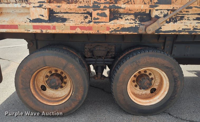 image for item NG9467 2009 Sterling L-Line dump truck