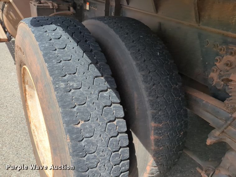 image for item NG9467 2009 Sterling L-Line dump truck