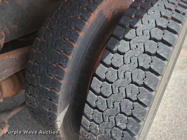 image for item NG9467 2009 Sterling L-Line dump truck