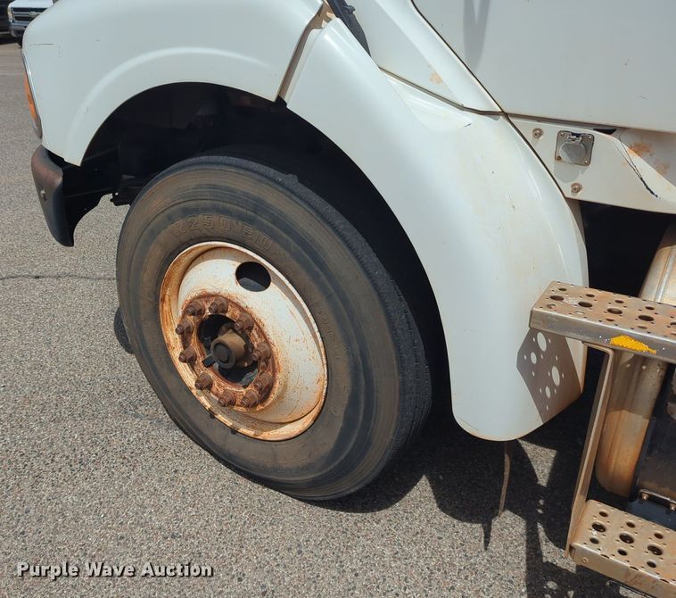 image for item NG9467 2009 Sterling L-Line dump truck