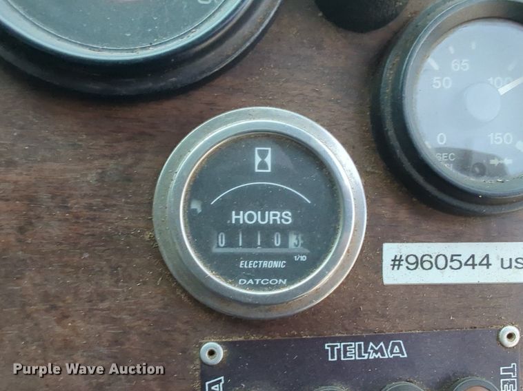 image for item NG9468 1996 Peterbilt  320 chipper truck