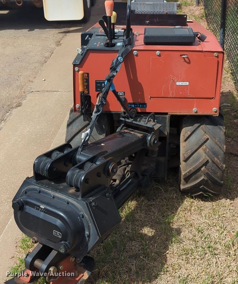 image for item NG9469 Ditch Witch 255SX vibratory cable plow