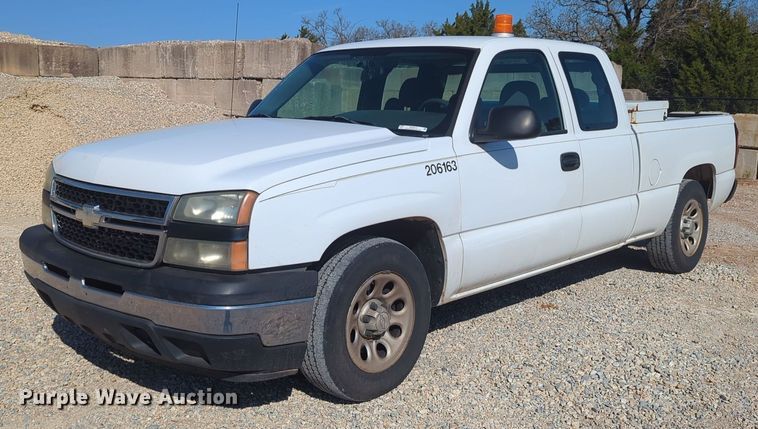 image for item NG9474 2006 Chevrolet  Silverado 1500  Ext. Cab pickup truck