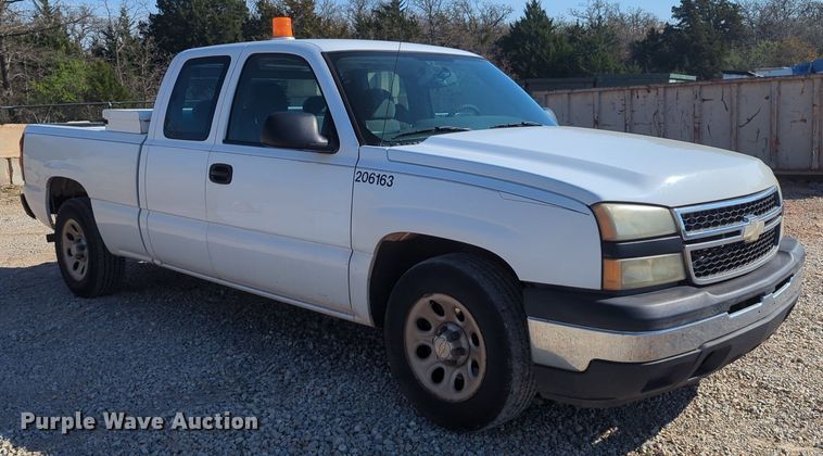 image for item NG9474 2006 Chevrolet  Silverado 1500  Ext. Cab pickup truck