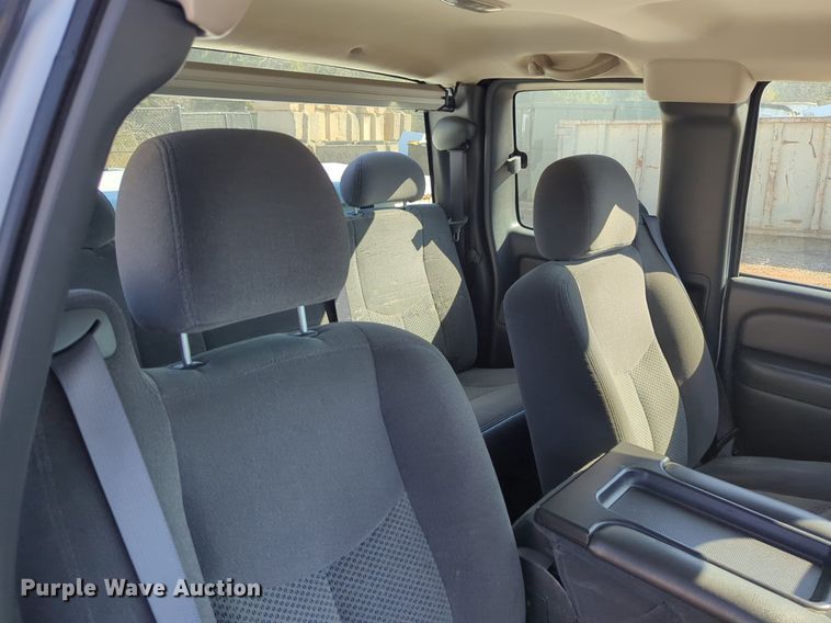 image for item NG9474 2006 Chevrolet  Silverado 1500  Ext. Cab pickup truck