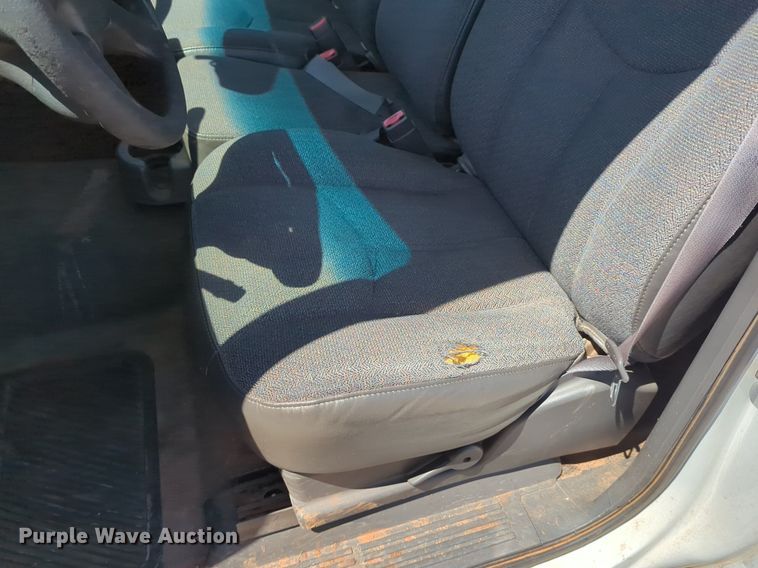 image for item NG9475 2003 GMC  Sierra 1500 pickup truck