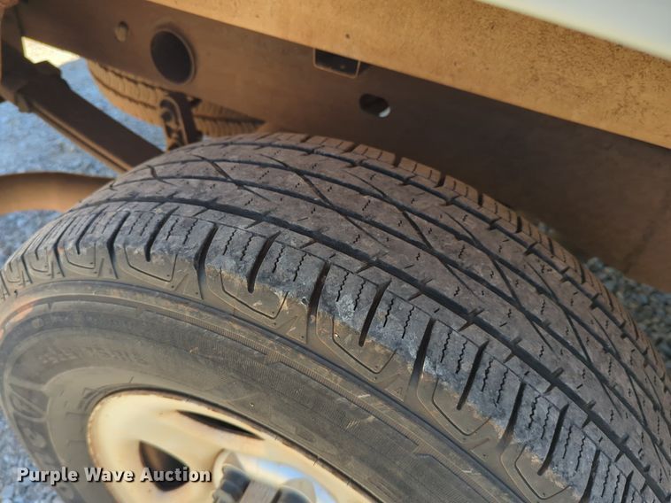 image for item NG9475 2003 GMC  Sierra 1500 pickup truck