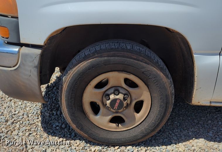 image for item NG9475 2003 GMC  Sierra 1500 pickup truck