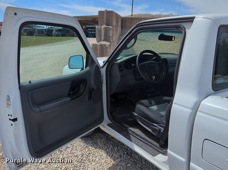 image for item NG9481 2004 Ford  Ranger pickup truck