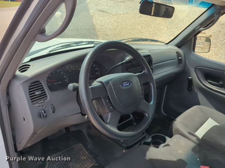 image for item NG9481 2004 Ford  Ranger pickup truck