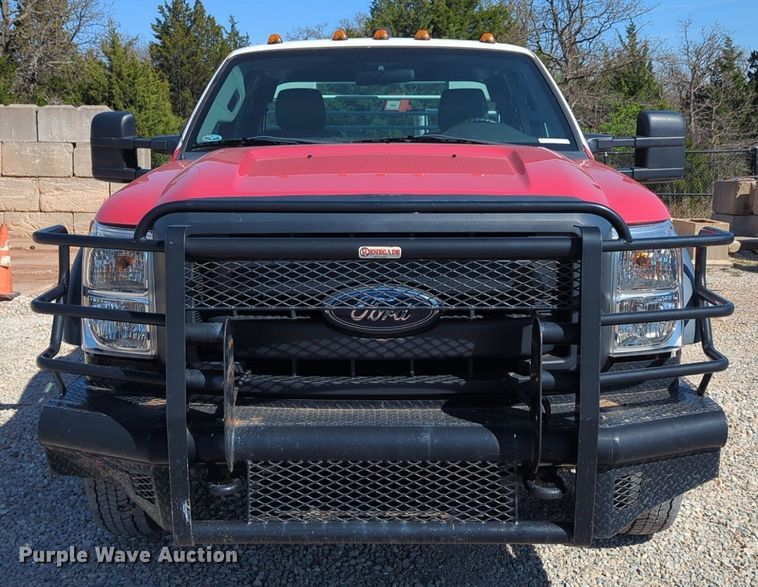 image for item NG9483 2013 Ford  F450 Super Duty SuperCab flatbed truck