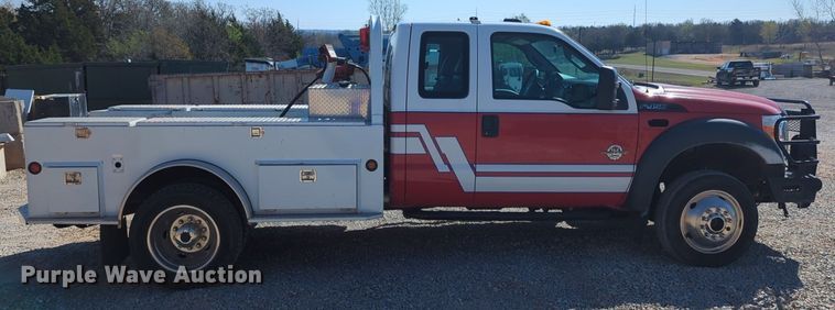 image for item NG9483 2013 Ford  F450 Super Duty SuperCab flatbed truck