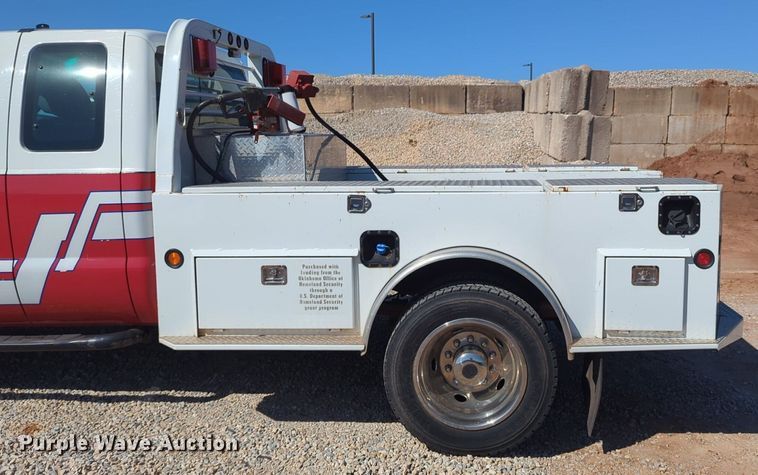 image for item NG9483 2013 Ford  F450 Super Duty SuperCab flatbed truck