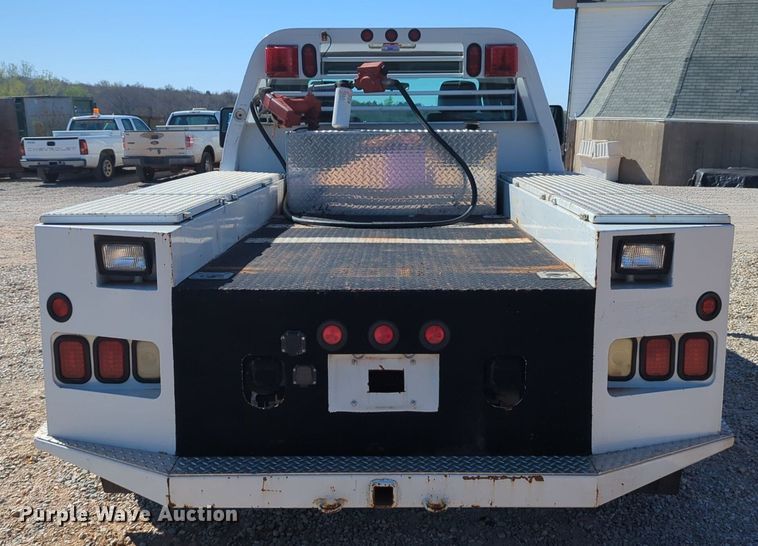 image for item NG9483 2013 Ford  F450 Super Duty SuperCab flatbed truck