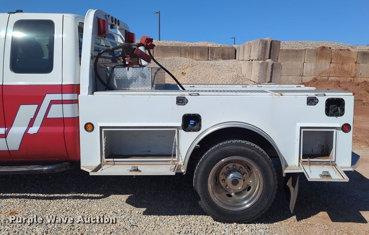 image for item NG9483 2013 Ford  F450 Super Duty SuperCab flatbed truck