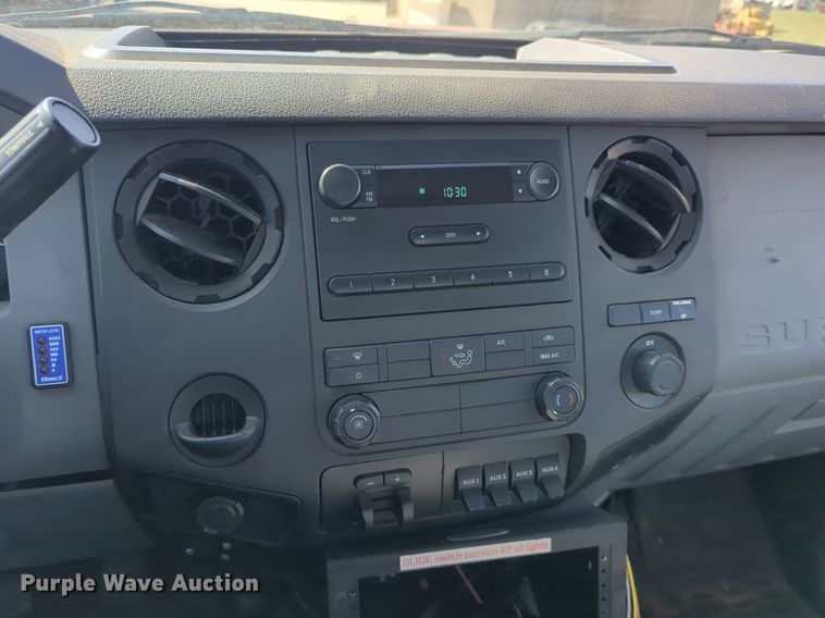 image for item NG9483 2013 Ford  F450 Super Duty SuperCab flatbed truck