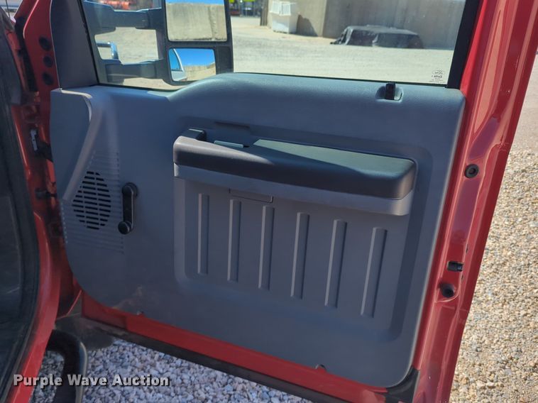 image for item NG9483 2013 Ford  F450 Super Duty SuperCab flatbed truck