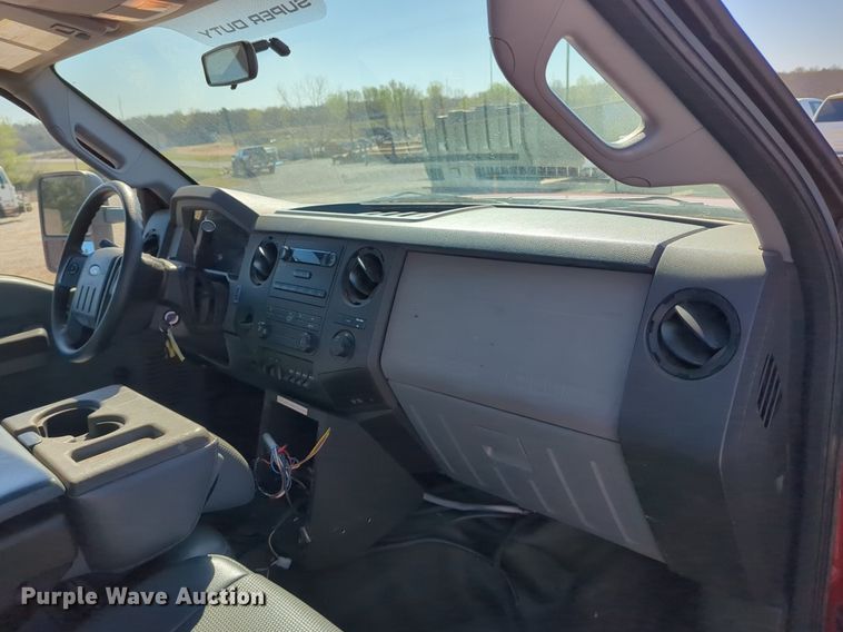 image for item NG9483 2013 Ford  F450 Super Duty SuperCab flatbed truck