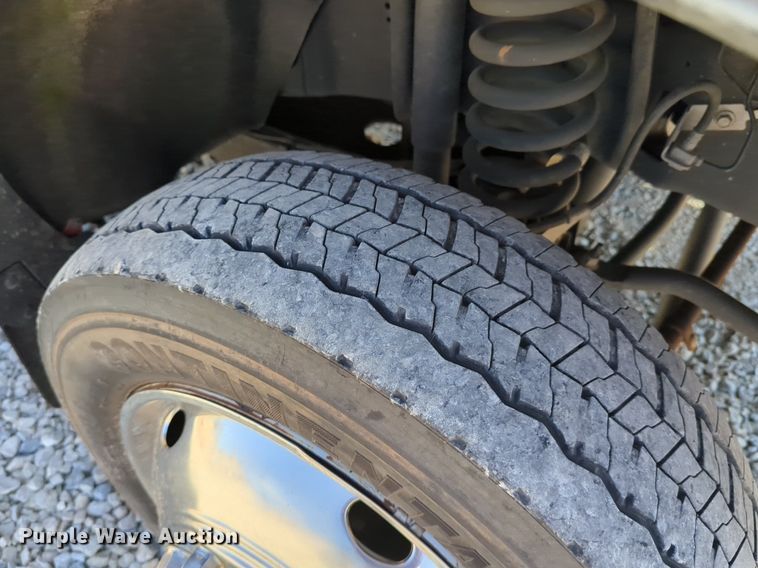 image for item NG9483 2013 Ford  F450 Super Duty SuperCab flatbed truck