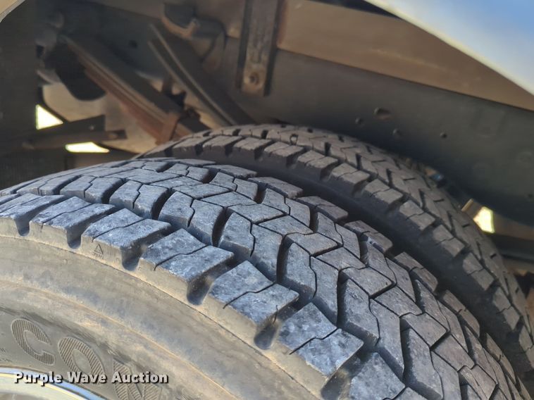 image for item NG9483 2013 Ford  F450 Super Duty SuperCab flatbed truck