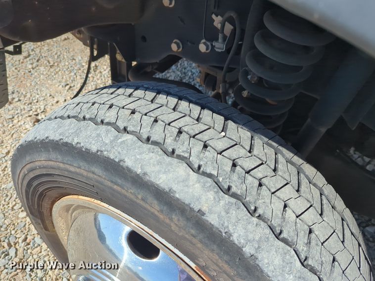 image for item NG9483 2013 Ford  F450 Super Duty SuperCab flatbed truck