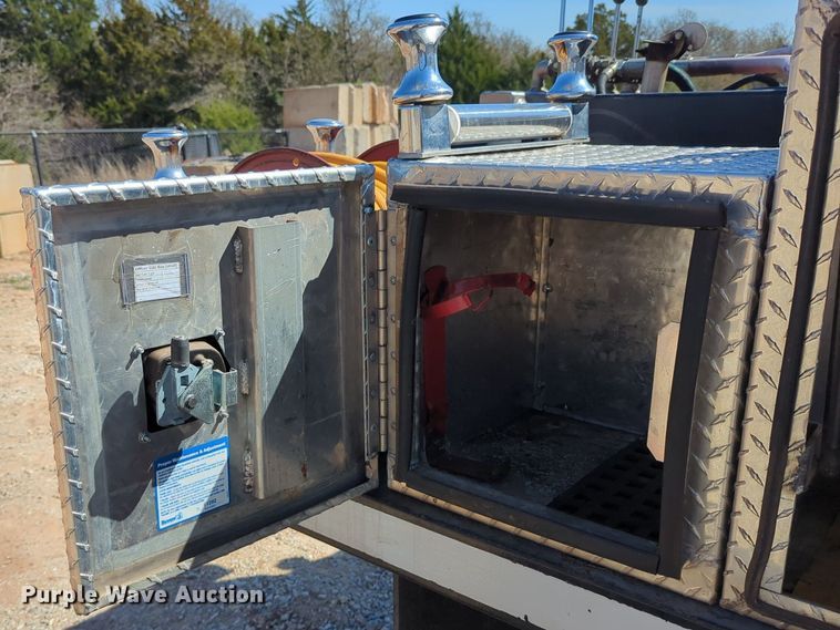 image for item NG9484 2005 Ford  F550 brush fire truck