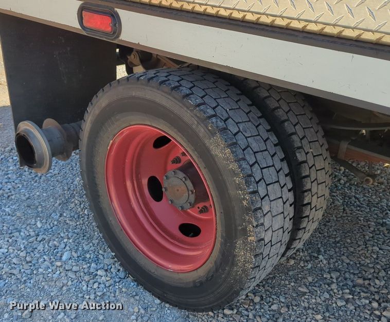 image for item NG9484 2005 Ford  F550 brush fire truck