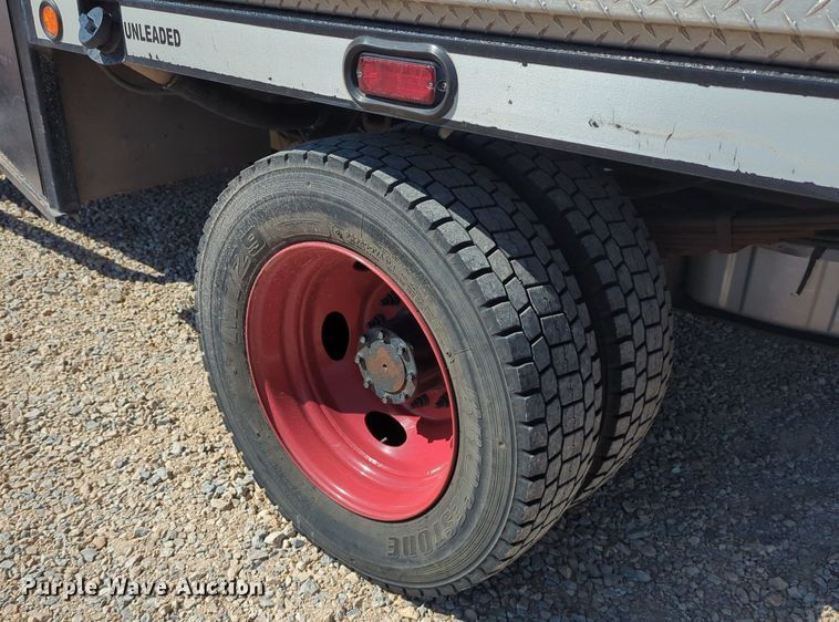 image for item NG9484 2005 Ford  F550 brush fire truck