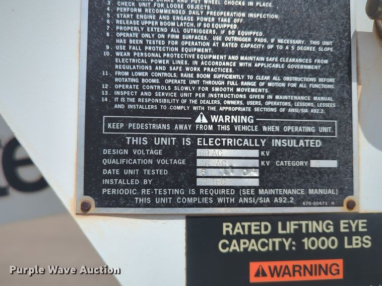 image for item NG9488 2005 International  4300 bucket truck