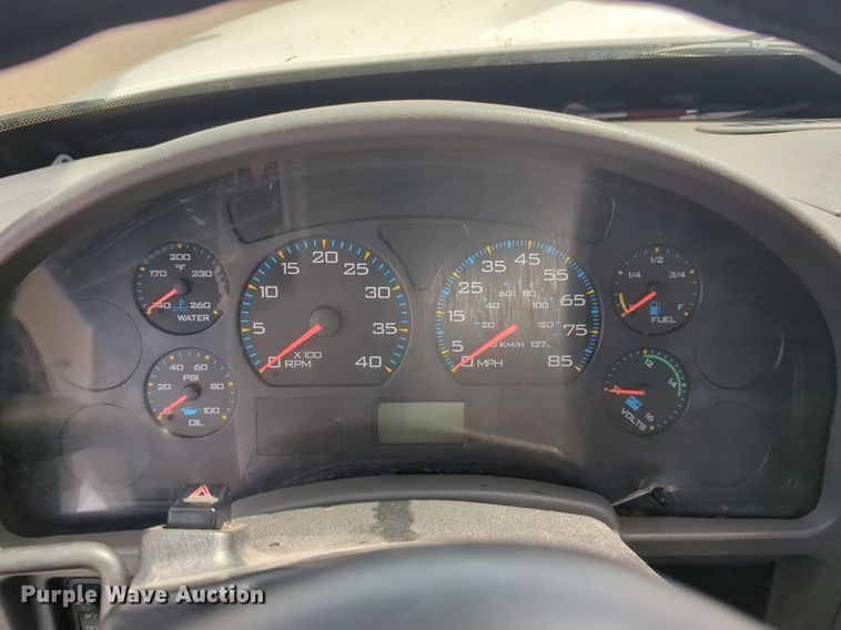 image for item NG9488 2005 International  4300 bucket truck