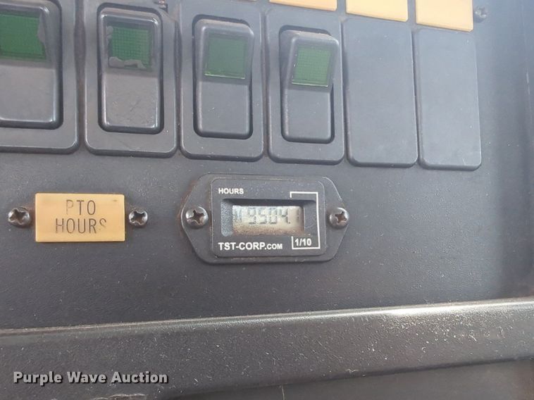 image for item NG9488 2005 International  4300 bucket truck