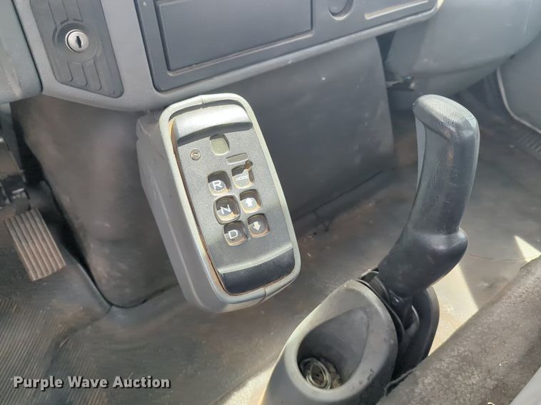 image for item NG9488 2005 International  4300 bucket truck