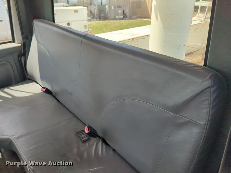 image for item NG9488 2005 International  4300 bucket truck